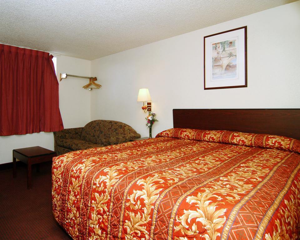 Rodeway Inn Farmington Exterior foto