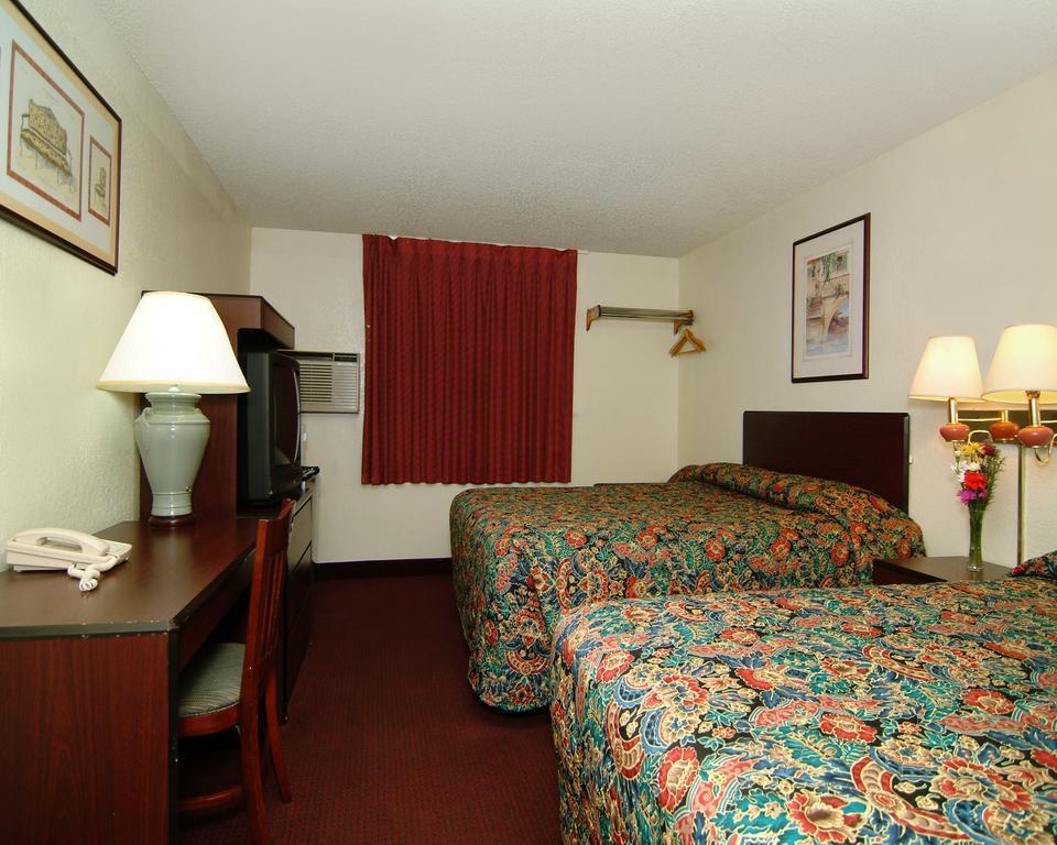 Rodeway Inn Farmington Exterior foto